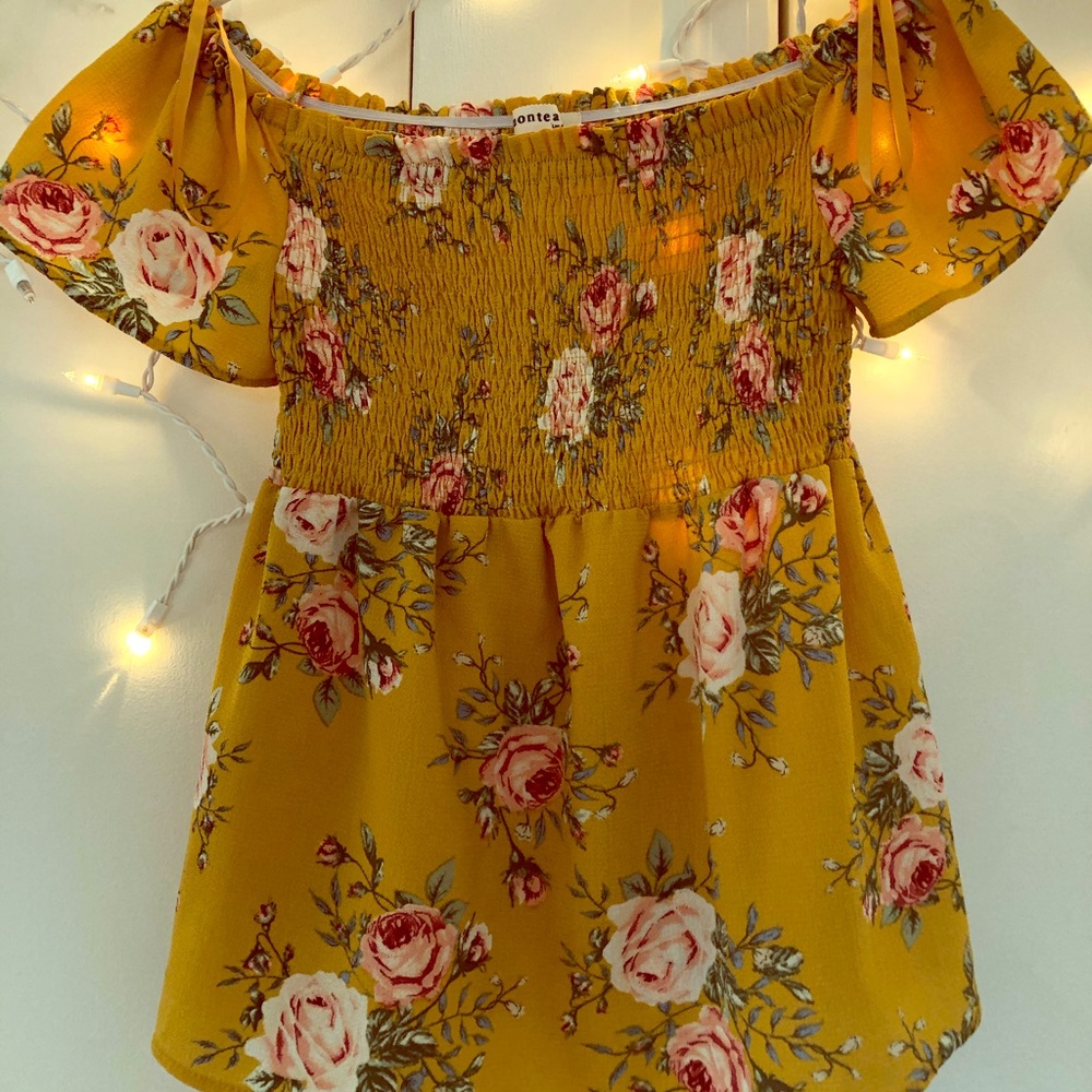 Yellow 🌼Floral babydoll off shoulder top!